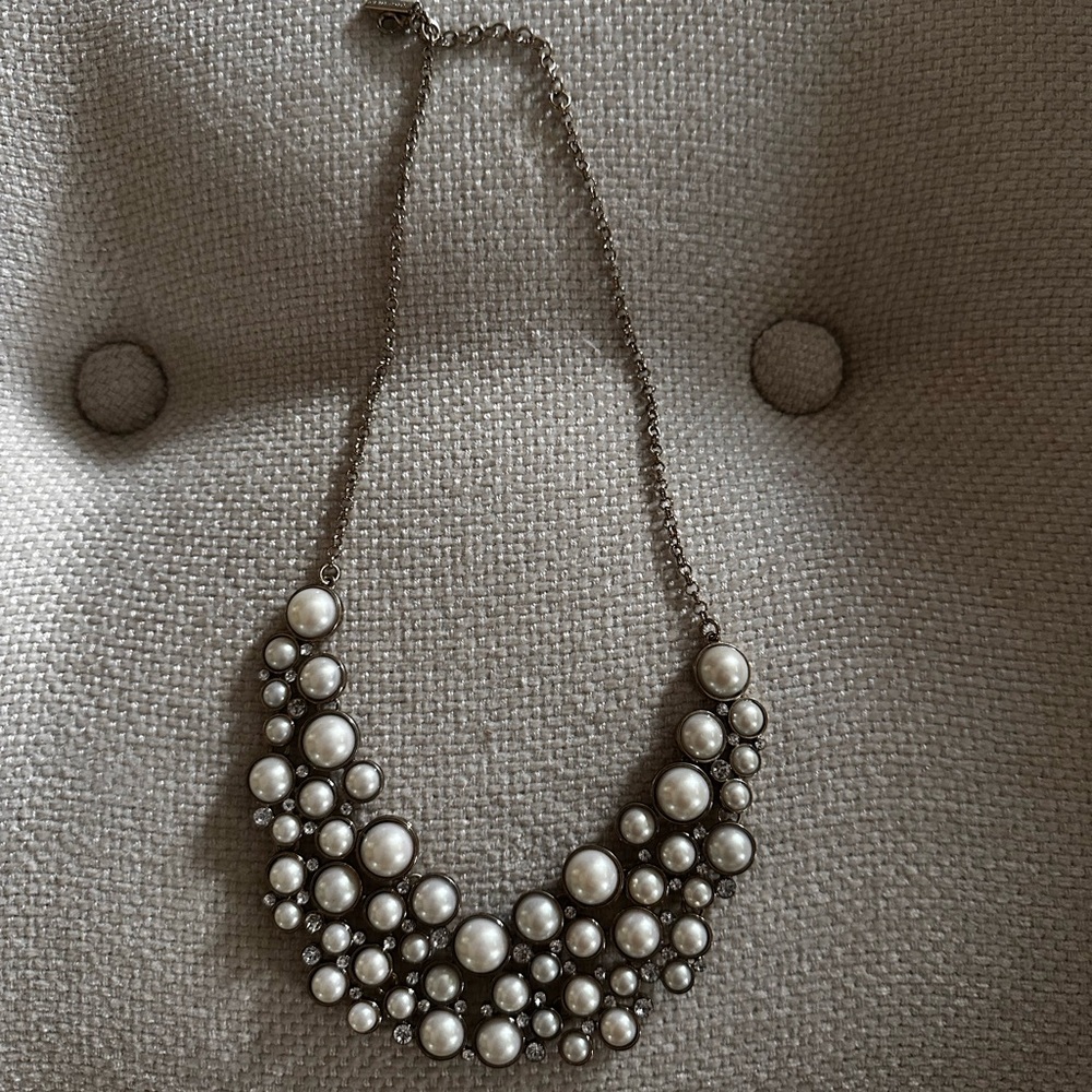Elegant Pearl Cluster Necklace